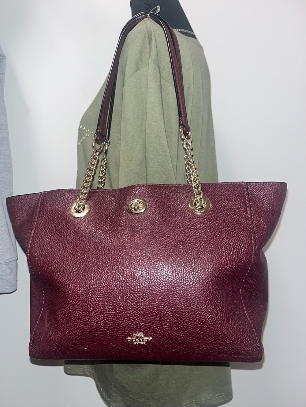 Coach Turnlock Chain Tote 27